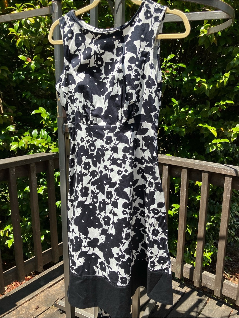 The Limited Dress Floral Black and White Midi Size S